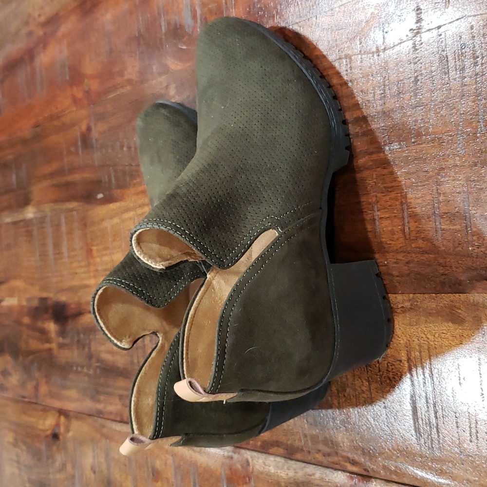 Dr. Scholl's boots - Picture 2 of 7